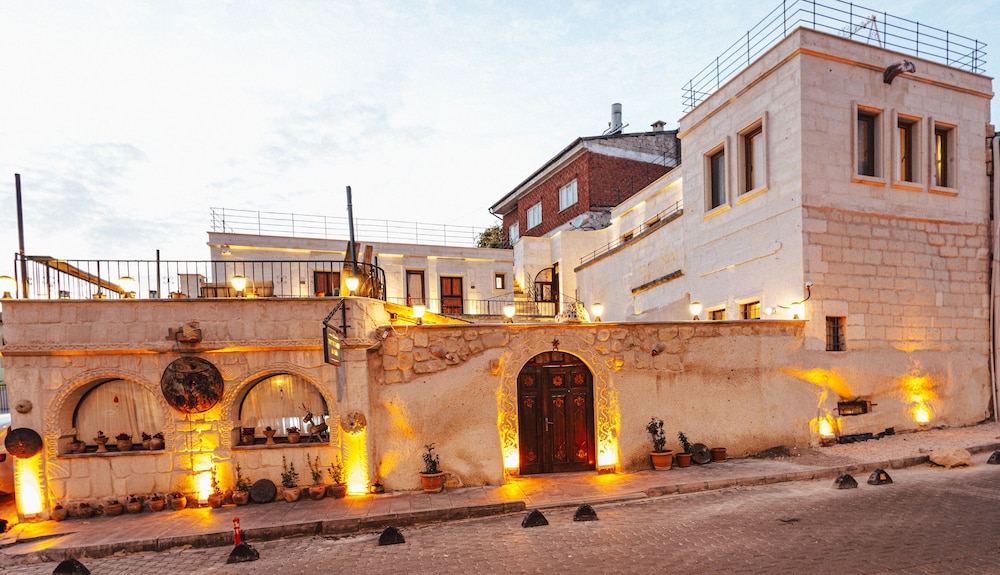 Young Cave - last minute hotel in Uerguep