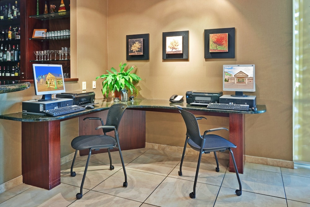 Holiday Inn Bloomington University Area by IHG - photo 22