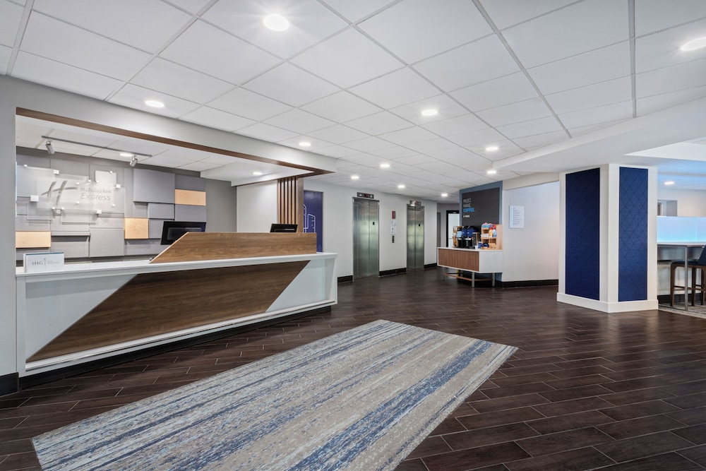 Holiday Inn Express & Suites Cincinnati Riverfront by IHG - photo 8