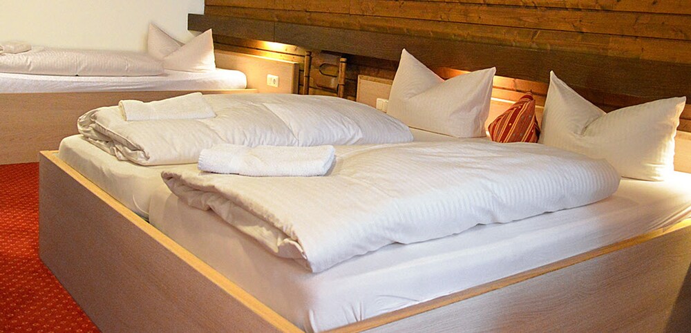 Gasthof Hotel zur Post — hotel in Kiefersfelden