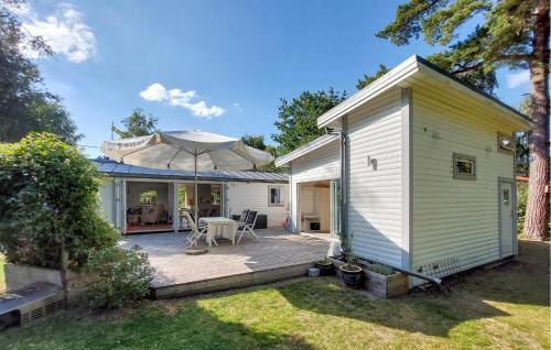4 Bedroom Cozy Home In Mellbystrand — 4-Star Luxury Hotel in Mellbystrand, Sweden