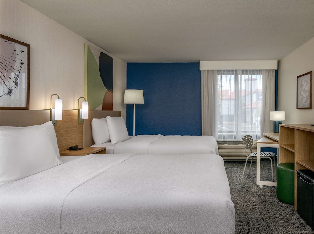 Spark by Hilton Denver International Airport - photo 9