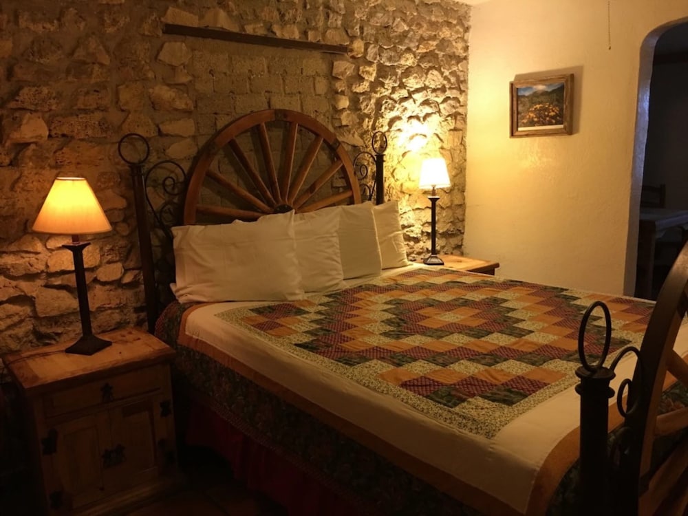 The Leakey Inn by CMD - photo 13
