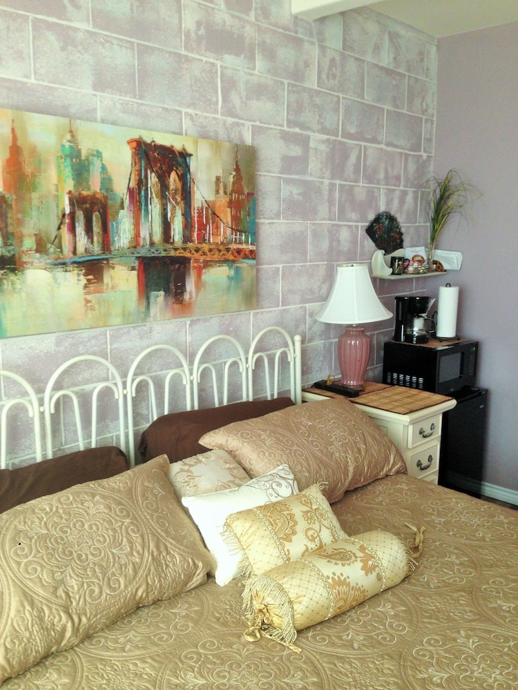 Capri Beach Hotel - photo 13