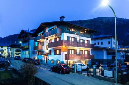 Residence Alpen Casa Vacanze — 4-Star Luxury Hotel in Pinzolo, Italy