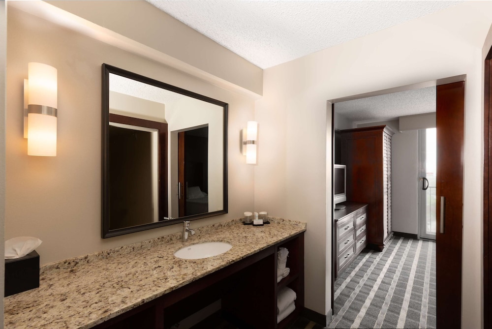 Embassy Suites by Hilton San Francisco Airport Waterfront - photo 19