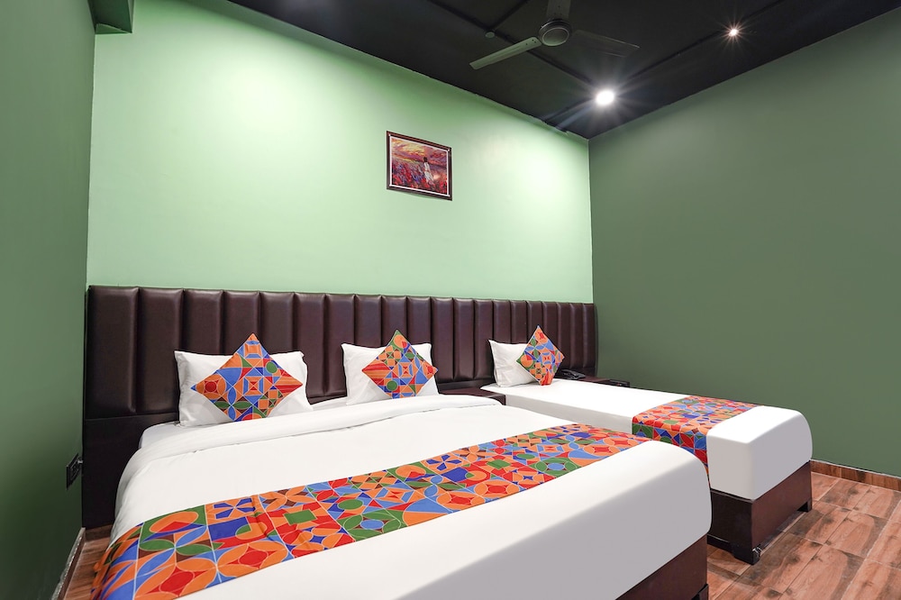 Fabhotel Niraant in Surat, India