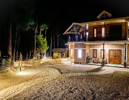 The Lodge at Wah Kandbari — 5-Star Luxury Hotel in Palampur, India