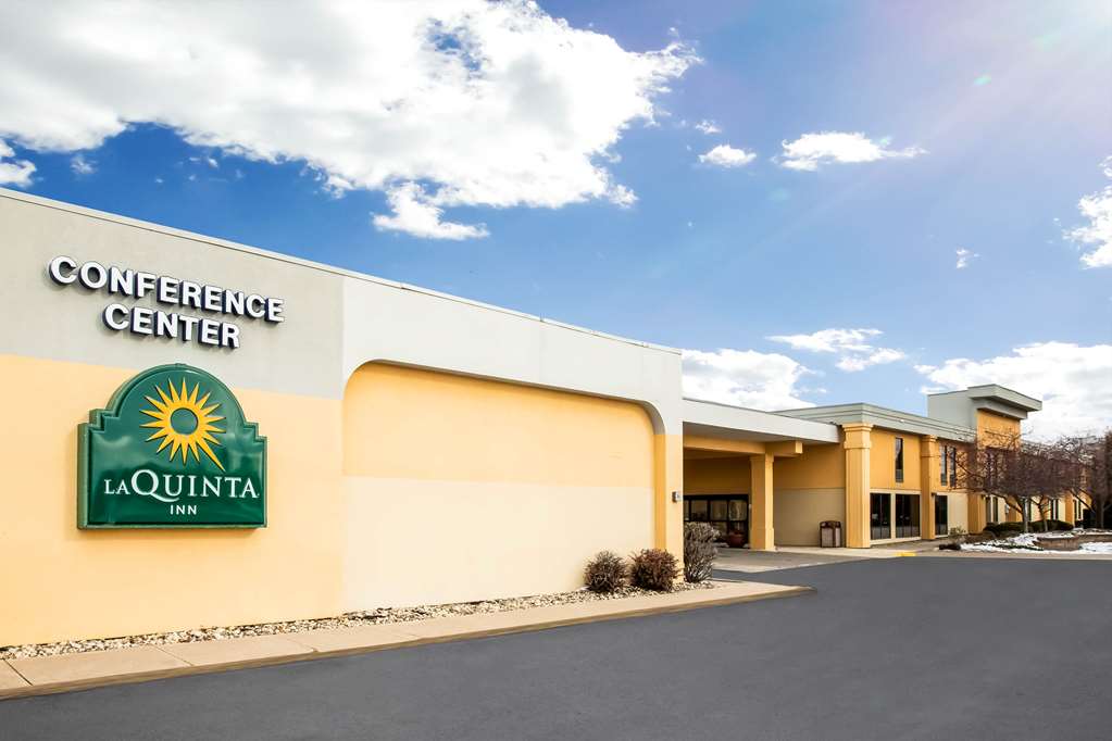 La Quinta Inn by Wyndham Davenport & Conference Center - featured photo