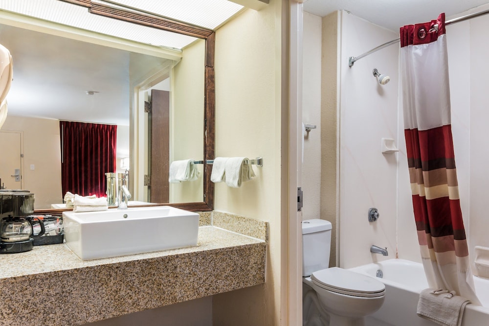 Red Roof Inn Texarkana - photo 17