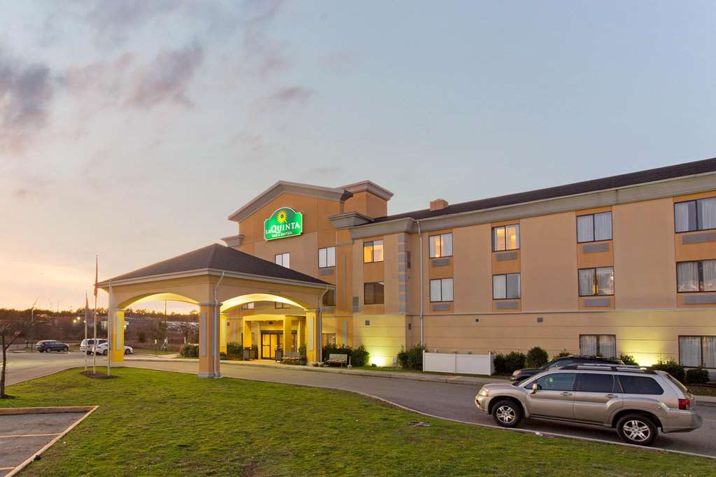 La Quinta Inn & Suites by Wyndham Richmond Kings Dominion - photo 4