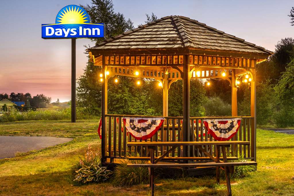 Days Inn by Wyndham Iron Mountain - photo 33
