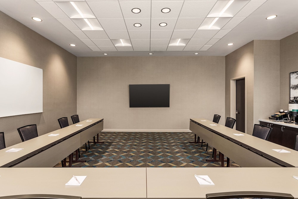 Residence Inn by Marriott New York JFK Airport - photo 38