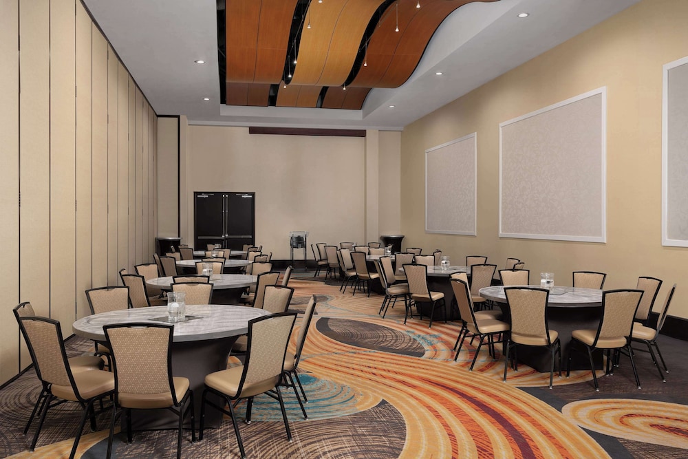 Embassy Suites by Hilton Knoxville West - photo 37