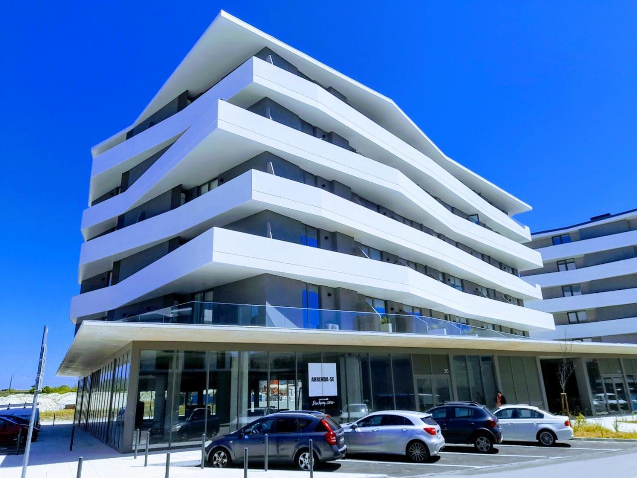 White Design Apartment — 4-Star Luxury Hotel in Aveiro, Portugal