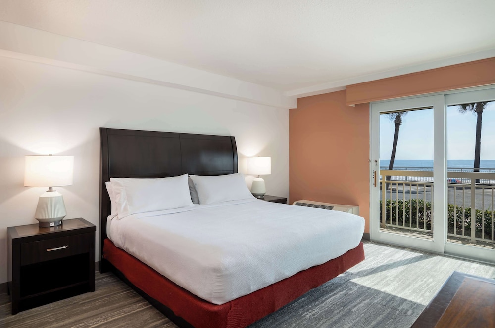 Hilton Garden Inn Daytona Beach Oceanfront - photo 20