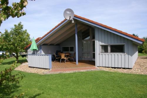5 Personen Ferienhaus mit Sauna Kanu und herrlichem Seeblick in Otterndorf in Otterndorf, Germany