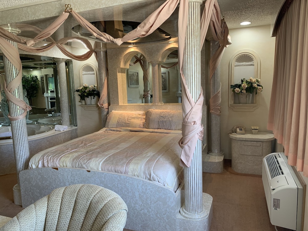 Designer Inn & Suites - photo 19