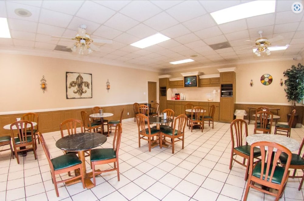 OYO Hotel Audubon Baton Rouge Port Allen I 10 - photo 40