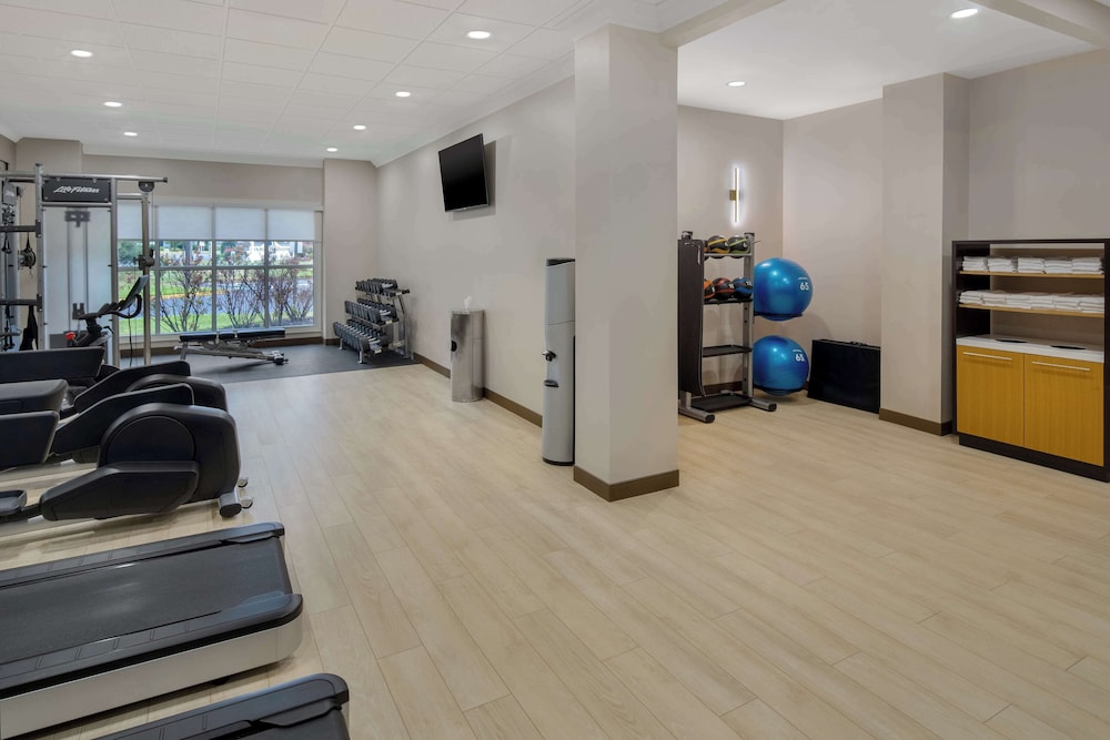 DoubleTree Suites by Hilton Hotel Mt. Laurel - photo 29