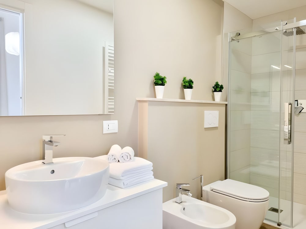 Glamour Suite by Accomodo — 4-Star Luxury Hotel in Cagliari, Italy