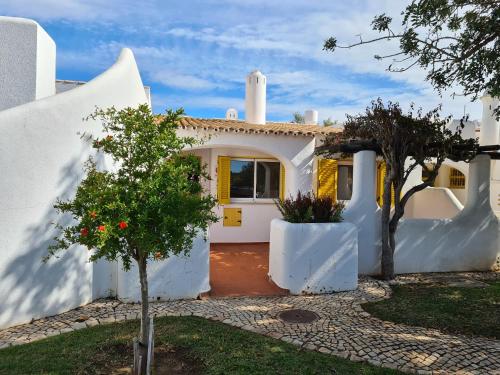 Aldeia do Golf Vila I8 — 4-Star Luxury Hotel in Vilamoura, Portugal