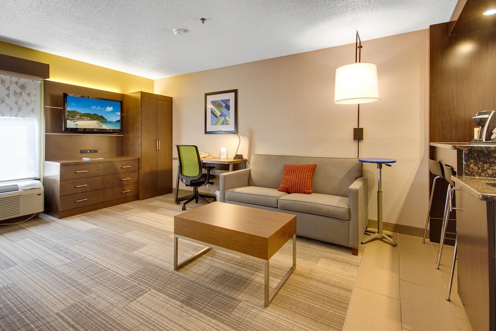 Holiday Inn Express Dublin by IHG - photo 2