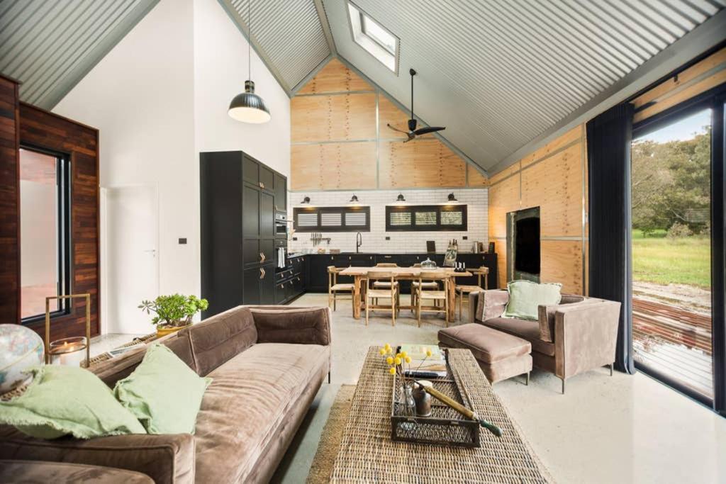 3Blacksheds - carbon neutral hotel in Whitfield