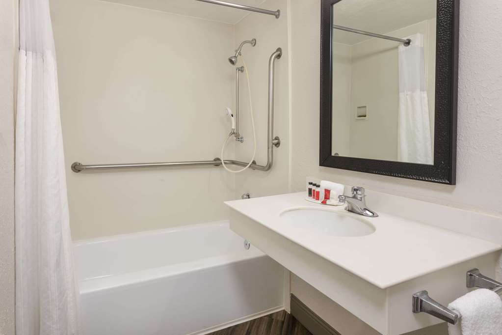 Baymont by Wyndham Greenville Woodruff Rd - photo 9