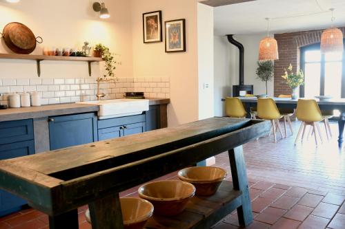 Villa Menaluna 4 bedroom secluded country house with pool — 4-Star Luxury Hotel in Rocchetta Palafea, Italy