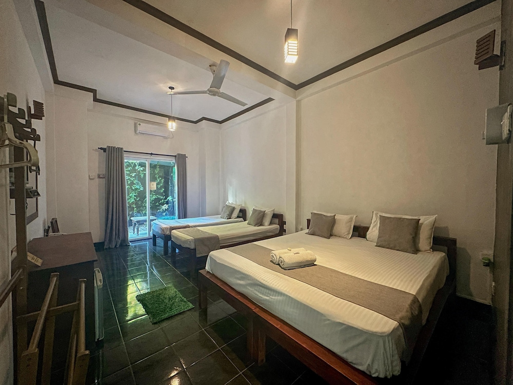Forest Villa Hotel — Kandy — photo 4