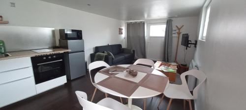 Charmant t2 plein pied - last minute hotel in Unknown City
