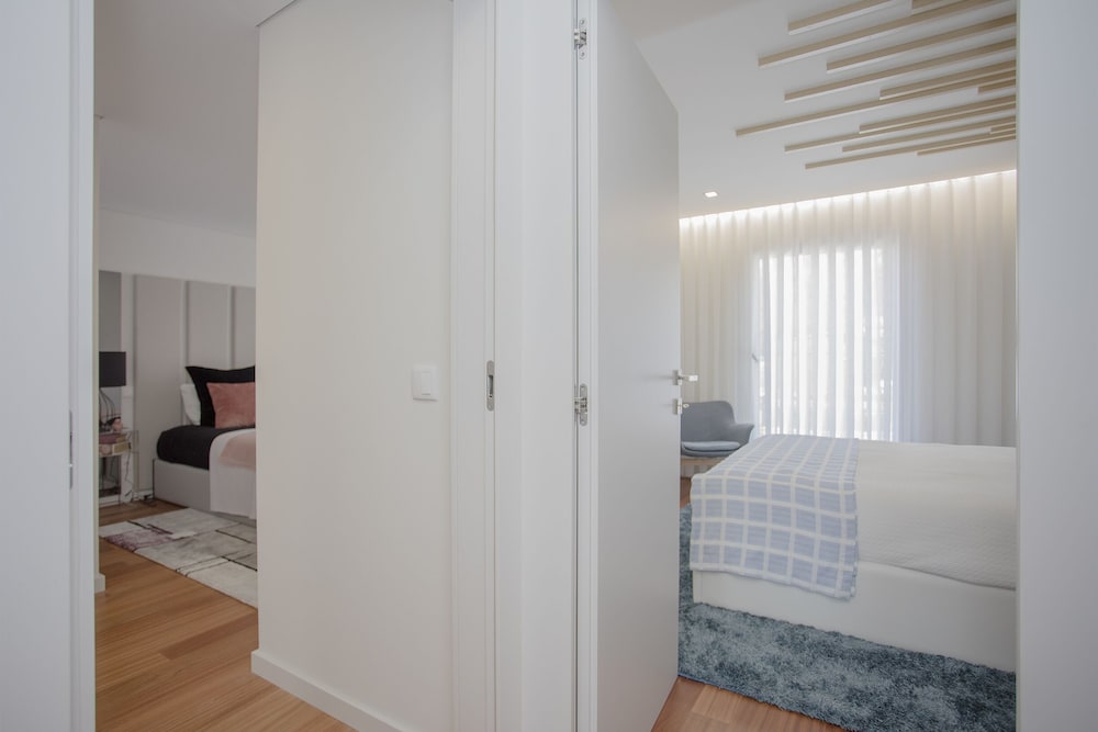 Liiiving Luxury River View Apartment II — 4-Star Luxury Hotel in Gondomar, Portugal