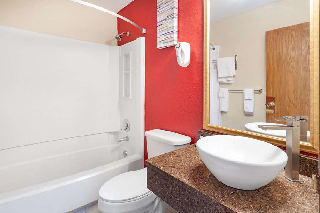 Baymont by Wyndham Perrysburg Toledo - photo 13