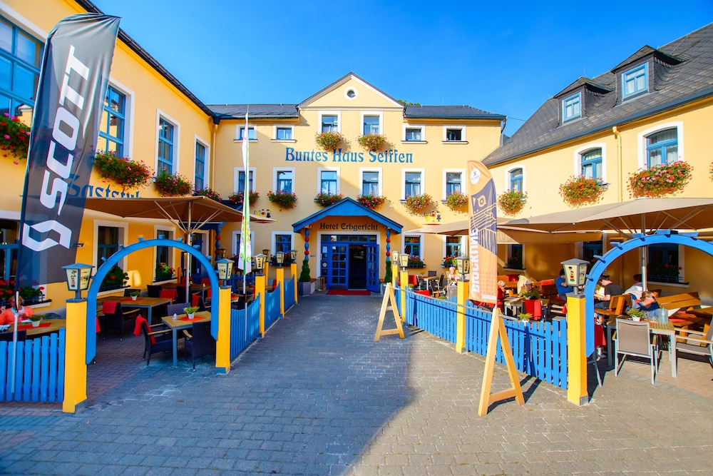 Buntes Haus Seiffen Hotel Erbgericht — Seiffen
