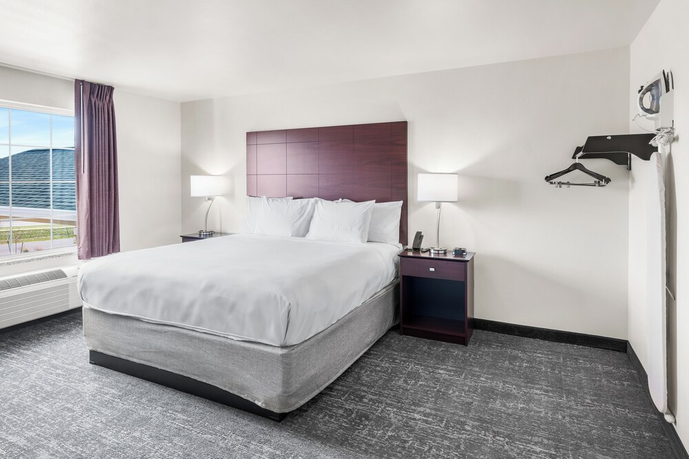 Cobblestone Hotel & Suites Denmark Green Bay - photo 50