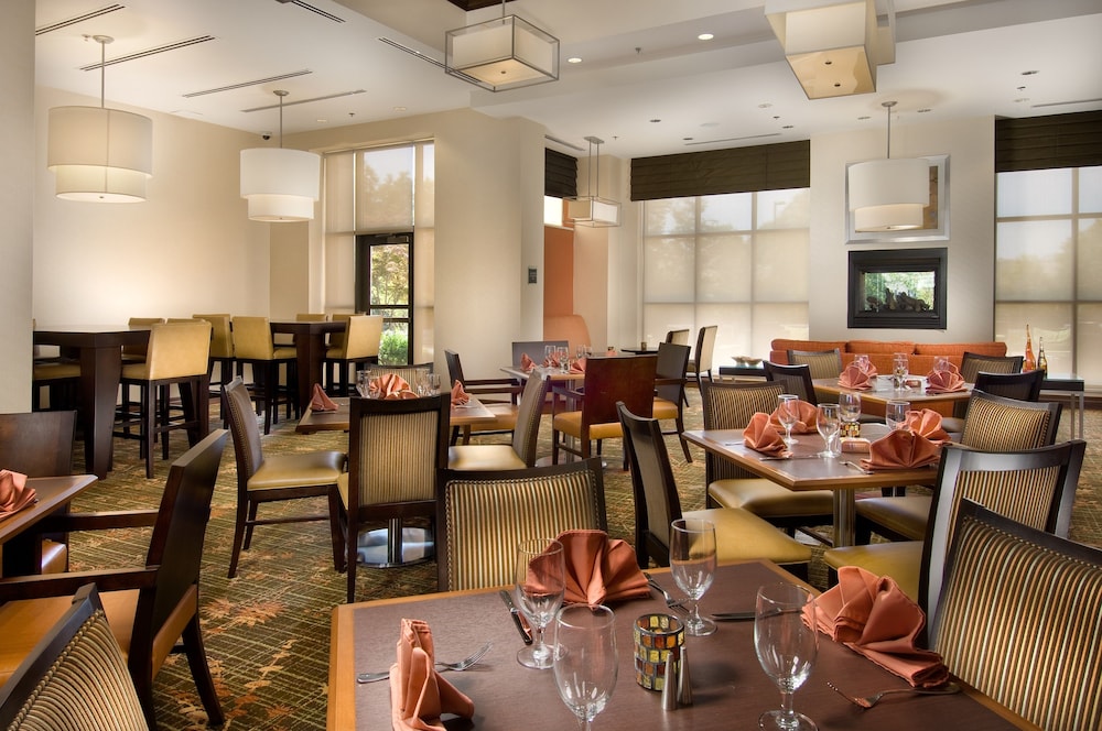 DoubleTree by Hilton Sterling Dulles Airport - photo 49