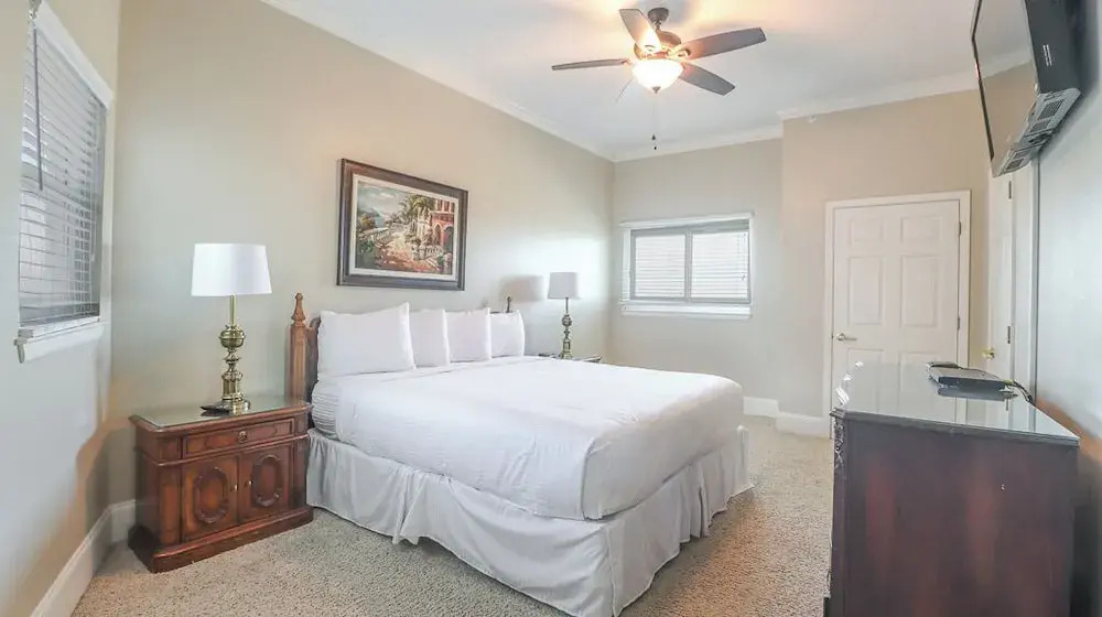 Legacy Towers I Penthouse - photo 11