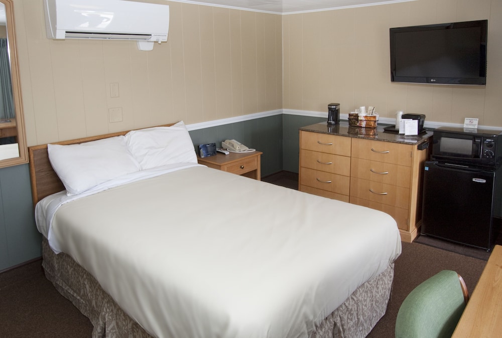 The Bluebird Motel - photo 4