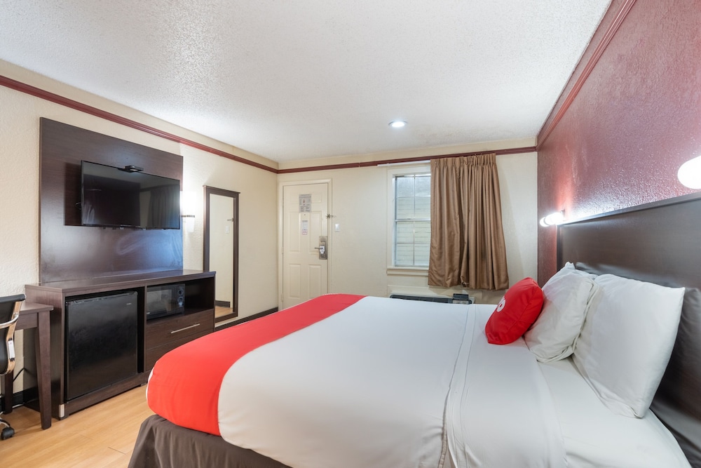 OYO Hotel Tulsa N Sheridan Rd & Airport - photo 11