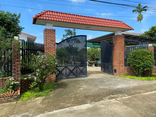 Nhà Ảo Giác - last minute hotel in Unknown City