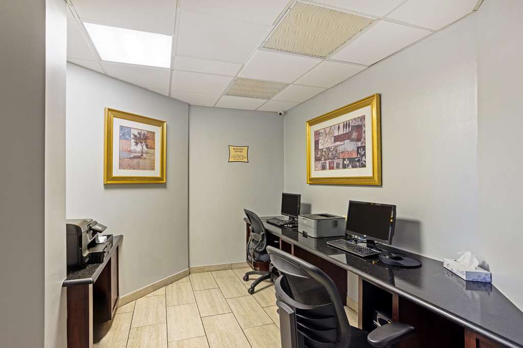 Best Western Plus Reading Inn & Suites - photo 8