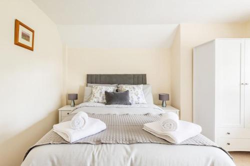 Lovely Town Centre 1 Bed Nr Country & River Walks — 4-Star Luxury Hotel in Cirencester, United Kingdom