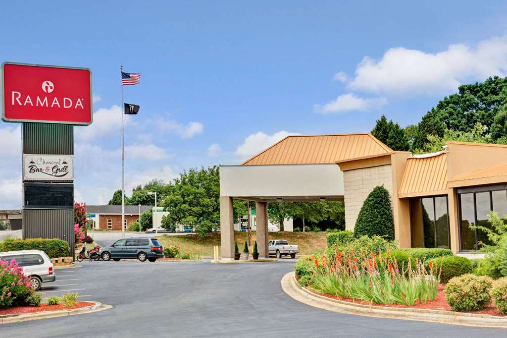 Ramada by Wyndham Statesville - photo 2