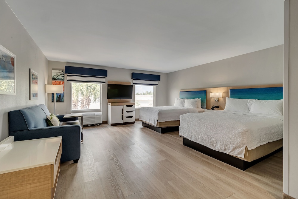 Holiday Inn Express and Suites Destin Miramar Beach by IHG - photo 25