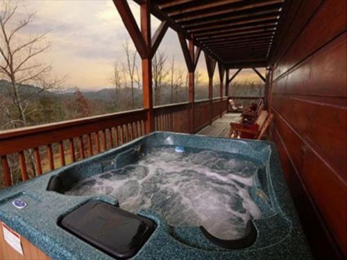 Party Hut — 4-Star Luxury Hotel in Sevierville, United States