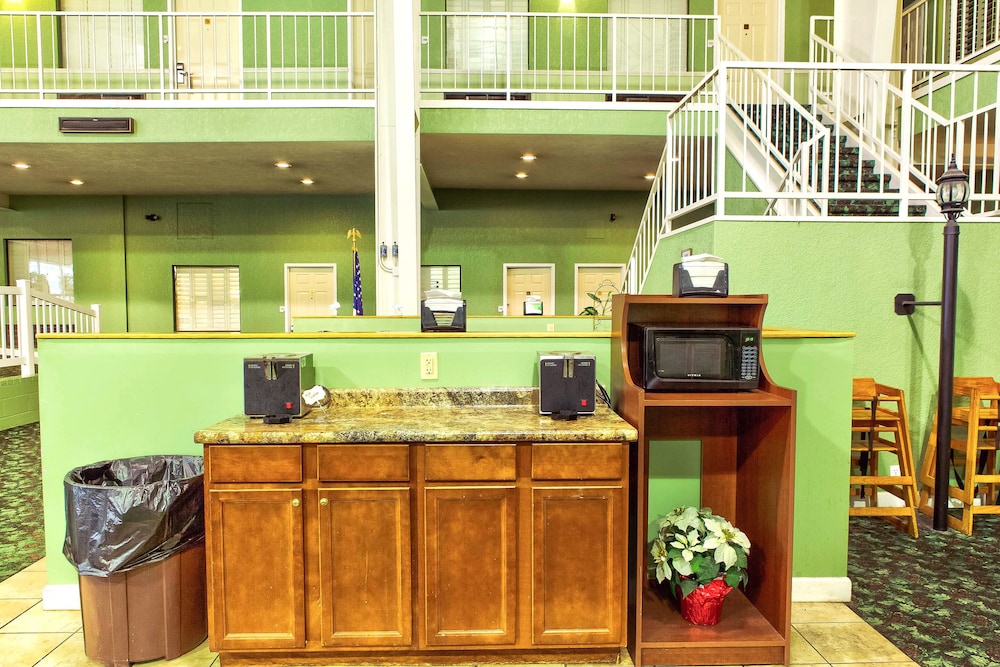 Coratel Inn & Suites by Jasper McCook - photo 27