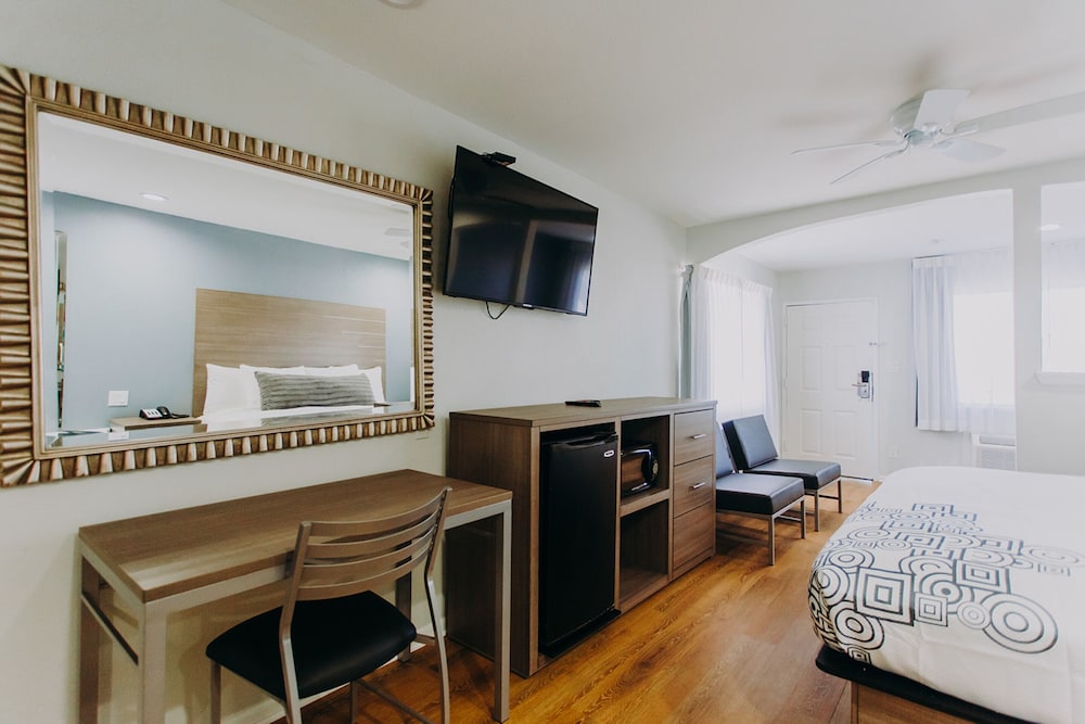 Scottish Inns and Suites Near Kemah Boardwalk - photo 27