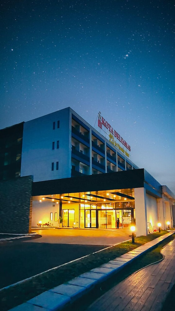 Le Premier Hotel Deltamas — Cikarang — photo 3