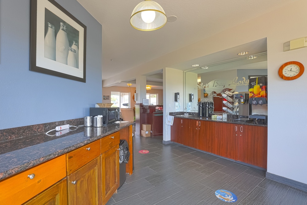 Siletz Bay Beachfront Hotel by OYO Lincoln City - photo 105